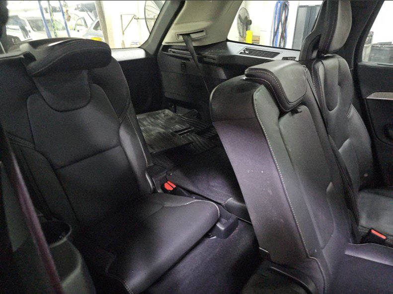 Certified 2024 Volvo XC90 T8 Ultimate w/ Protection Package Premier AWD/4WD image 19