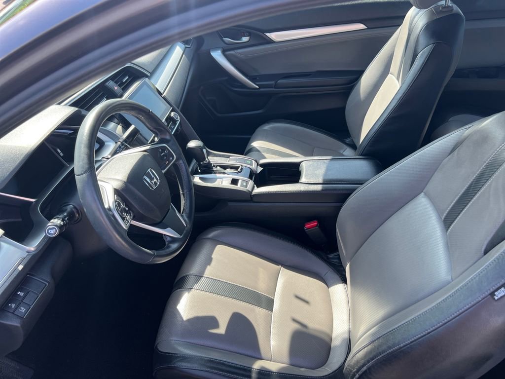 Used 2018 Honda Civic Touring image 9