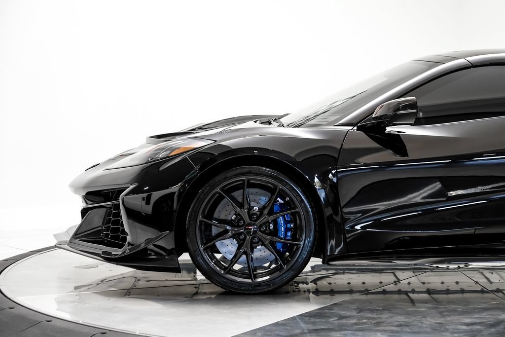 Used 2026 Chevrolet Corvette ZR1 w/ ZR1 Carbon Fiber Aero Package RWD image 14