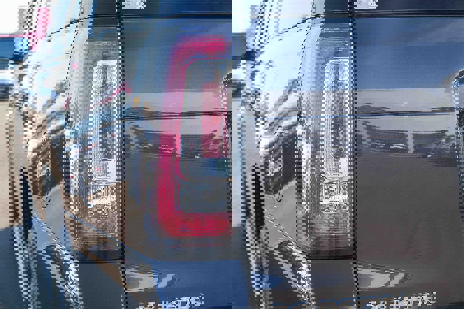 Used 2018 GMC Yukon SLT w/ HD Trailering Package image 7