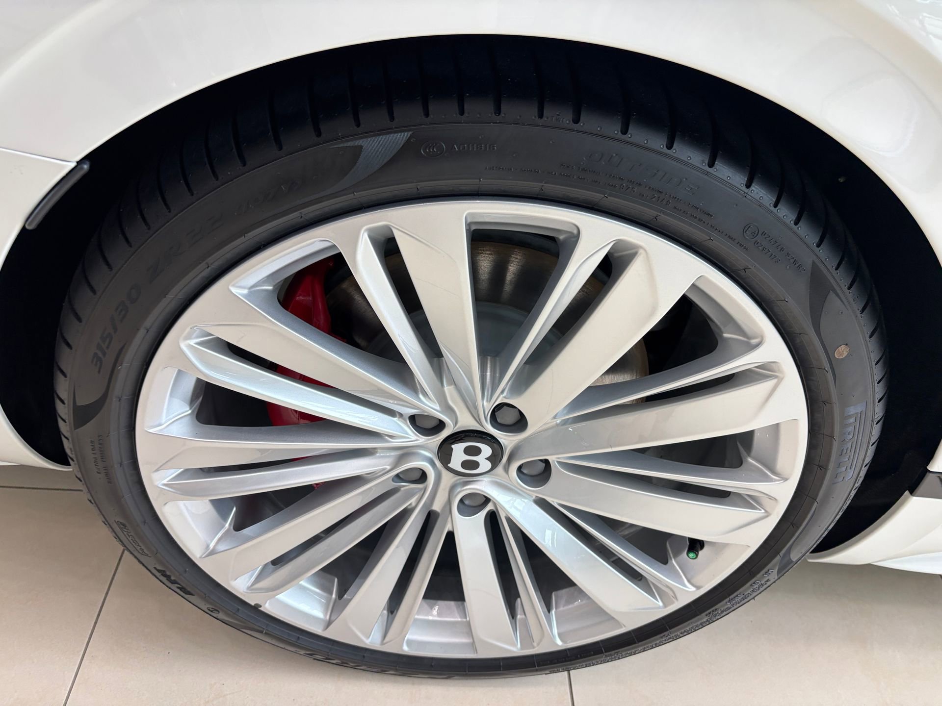 New 2025 Bentley Flying Spur Plug-In Hybrid image 29
