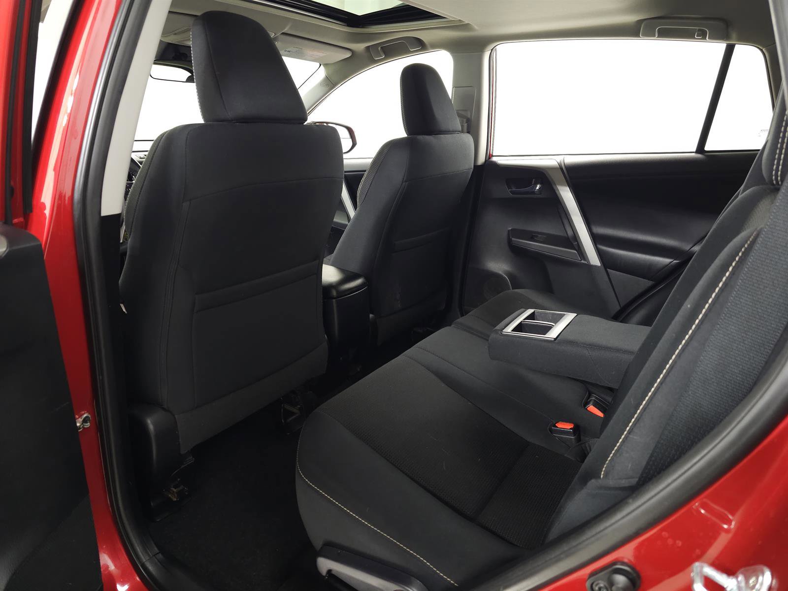 Used 2017 Toyota RAV4 XLE w/ Carpet Mat Package image 26