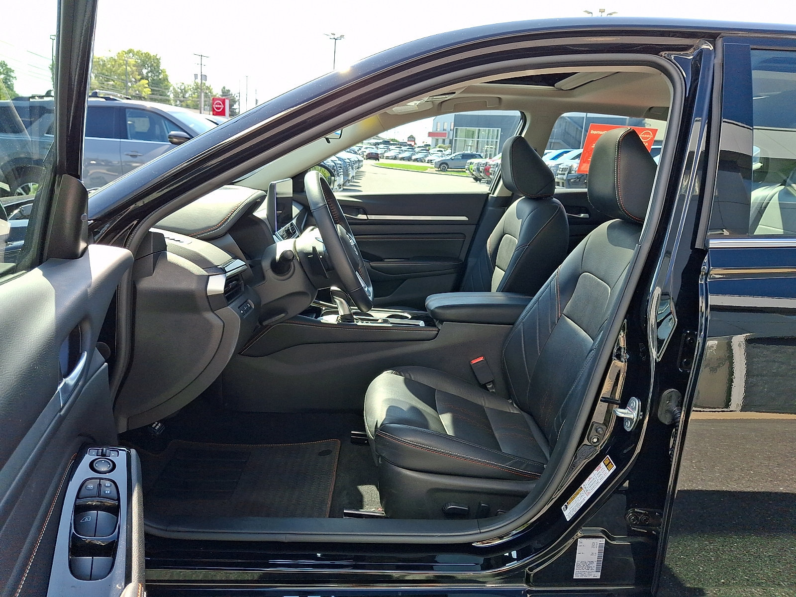 Certified 2023 Nissan Altima 2.5 SR w/ SR Premium Package FWD image 15