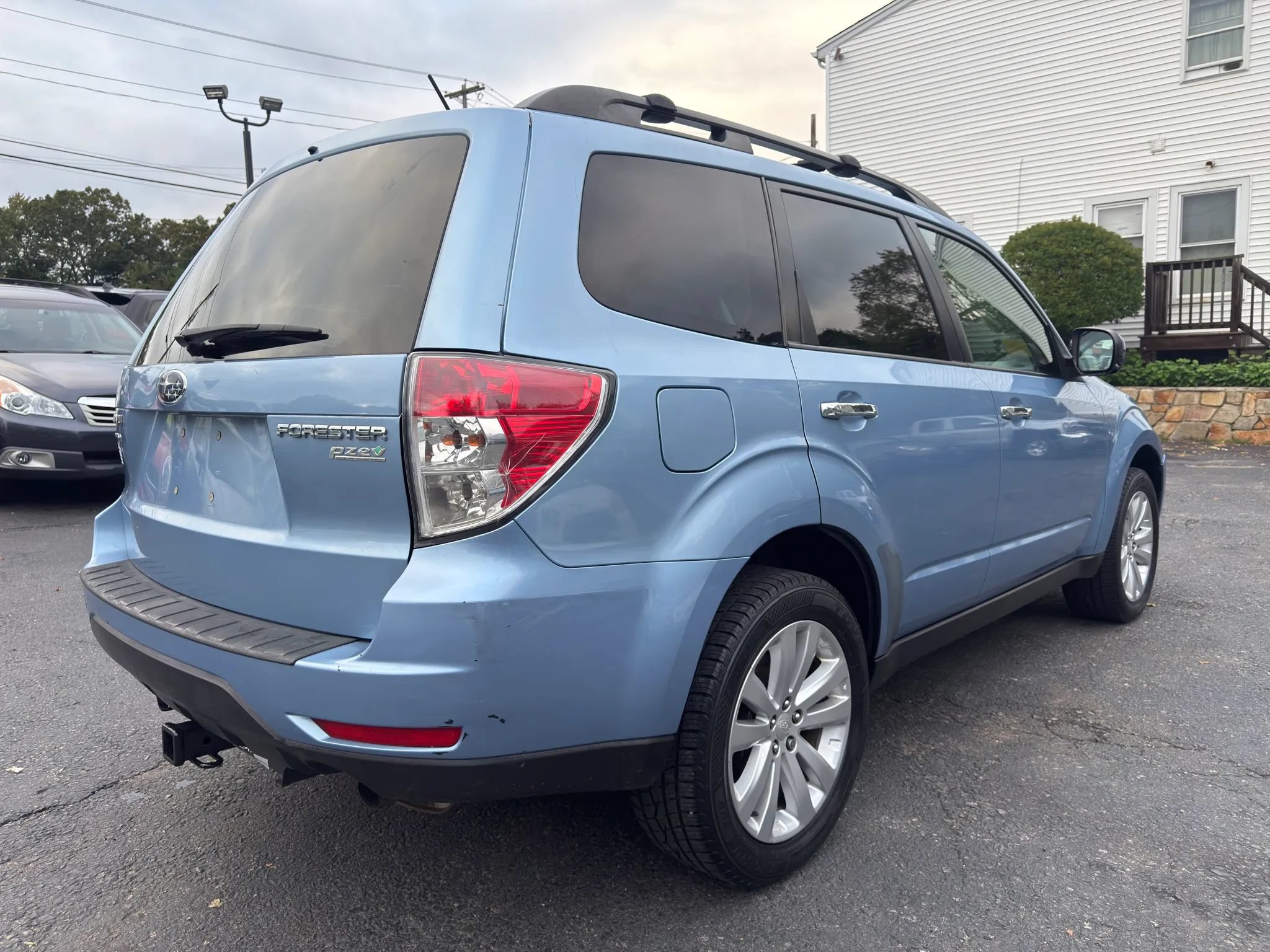Used 2011 Subaru Forester 2.5X Premium w/ All-Weather Pkg AWD/4WD image 7