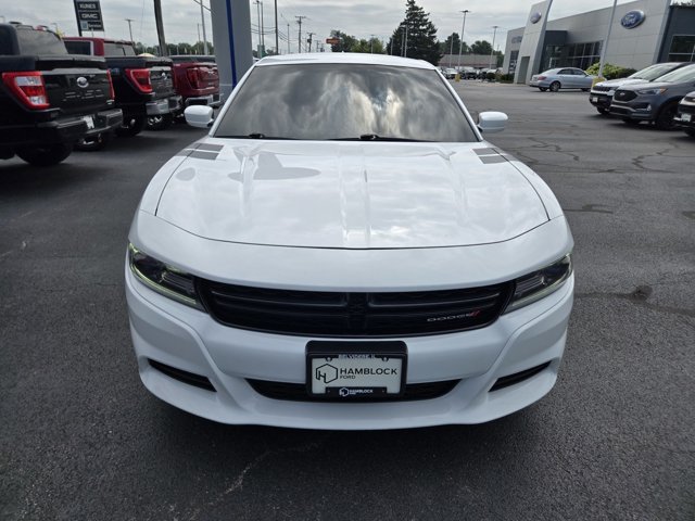 Used 2017 Dodge Charger SXT RWD image 3