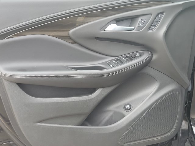 Used 2020 Buick Envision Essence FWD image 21