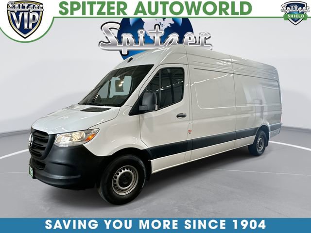 Used 2025 Mercedes-Benz Sprinter 2500 image 1
