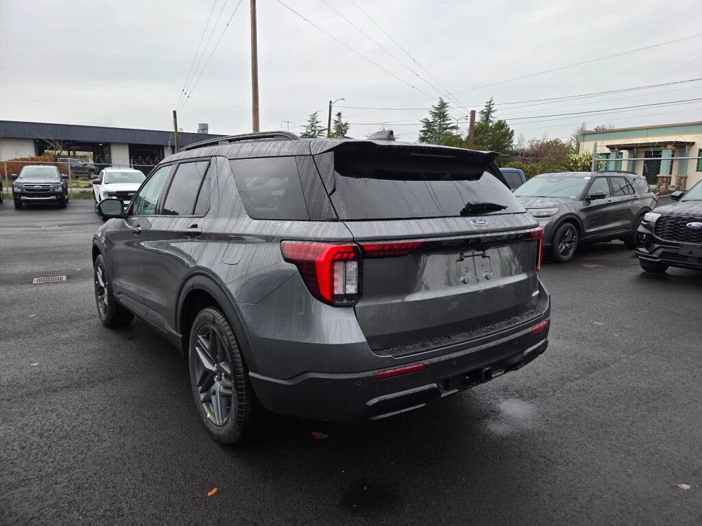 New 2026 Ford Explorer ST-Line w/ ST-Line Street Pack AWD/4WD image 7