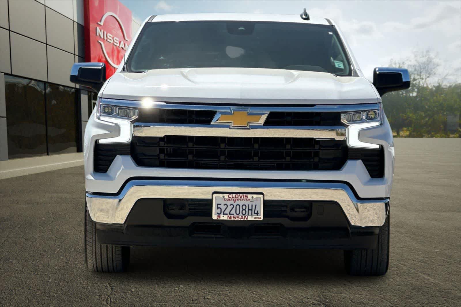 Used 2025 Chevrolet Silverado 1500 LT AWD/4WD image 11