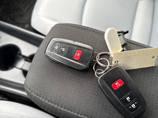 Used 2020 Toyota Prius LE image 12