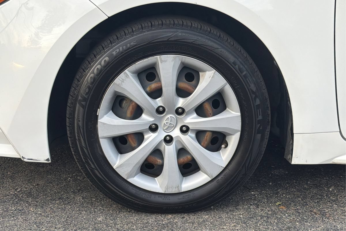Used 2022 Toyota Corolla LE FWD image 24