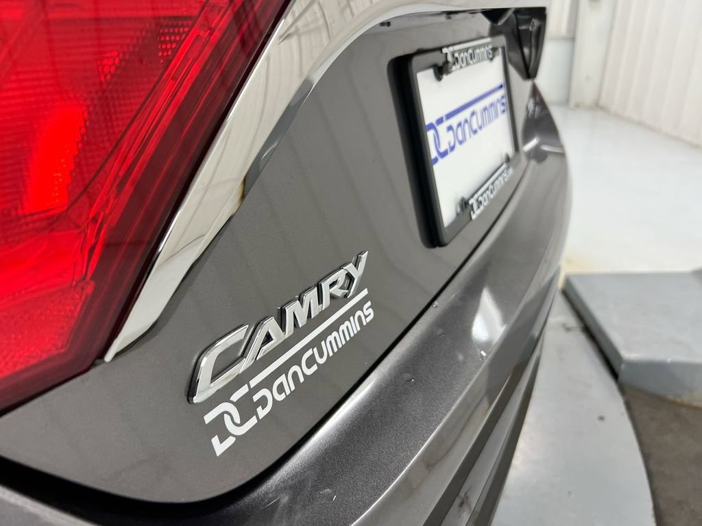 Used 2017 Toyota Camry SE FWD image 25