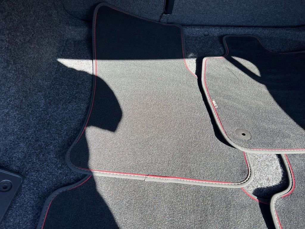 Used 2025 Volkswagen Jetta GLI Autobahn image 13