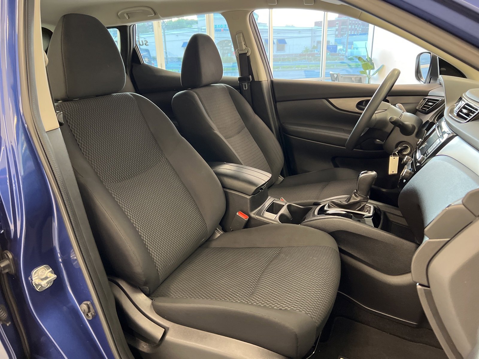 Used 2022 Nissan Rogue Sport S image 35