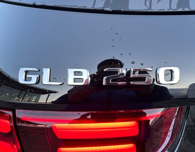 New 2026 Mercedes-Benz GLB 250 4MATIC image 9
