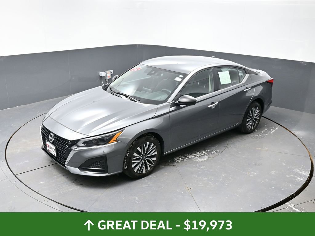 Used 2024 Nissan Altima 2.5 SV image 46