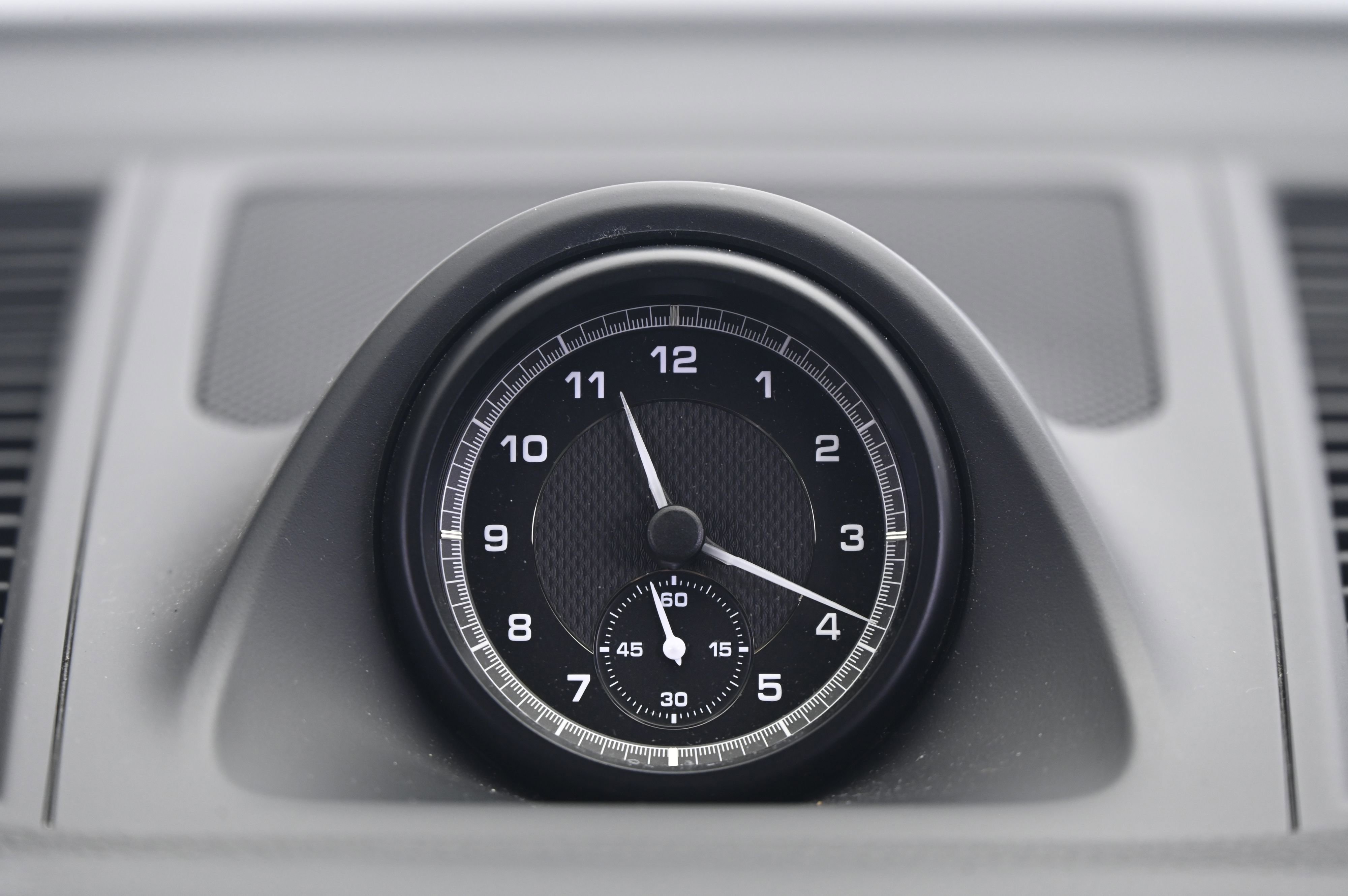 Certified 2022 Porsche Macan image 32