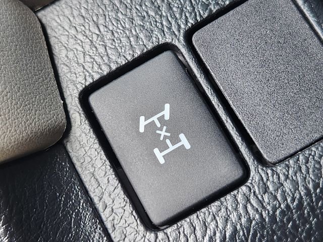 Used 2013 Toyota RAV4 LE image 24