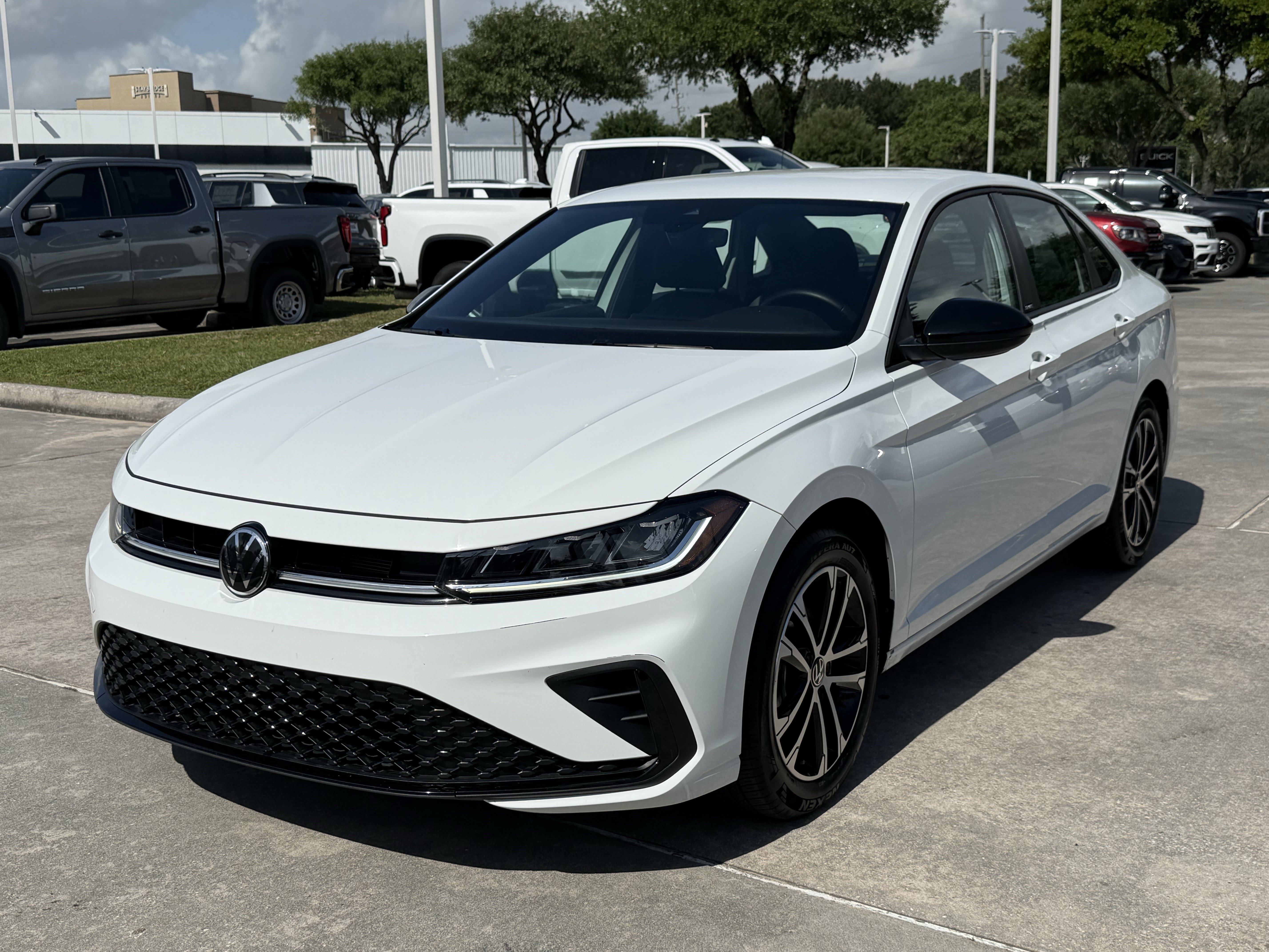 Used 2025 Volkswagen Jetta Sport FWD image 9