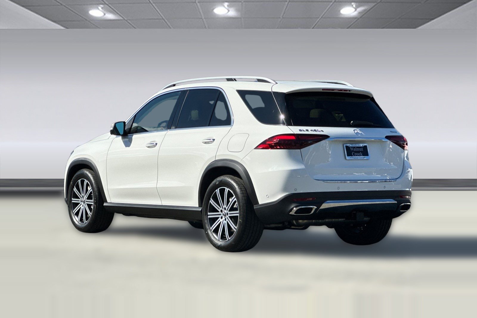 Used 2026 Mercedes-Benz GLE 450e 4MATIC image 3