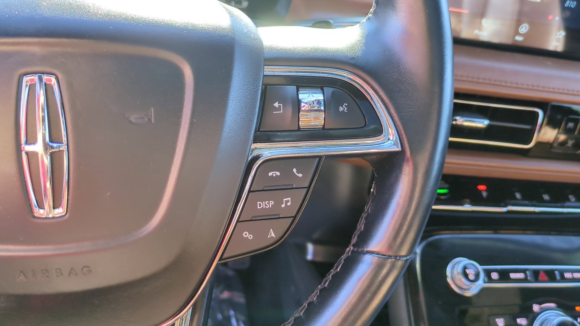 Used 2022 Lincoln Nautilus Reserve image 19