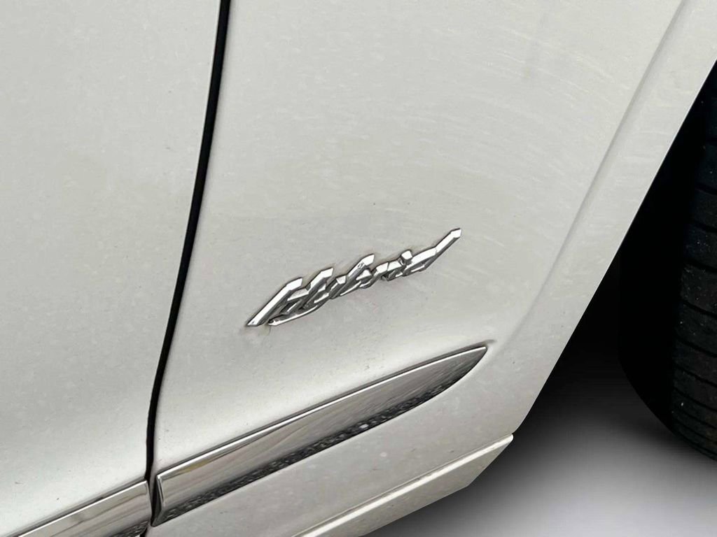Used 2022 Bentley Flying Spur Plug-In Hybrid image 34