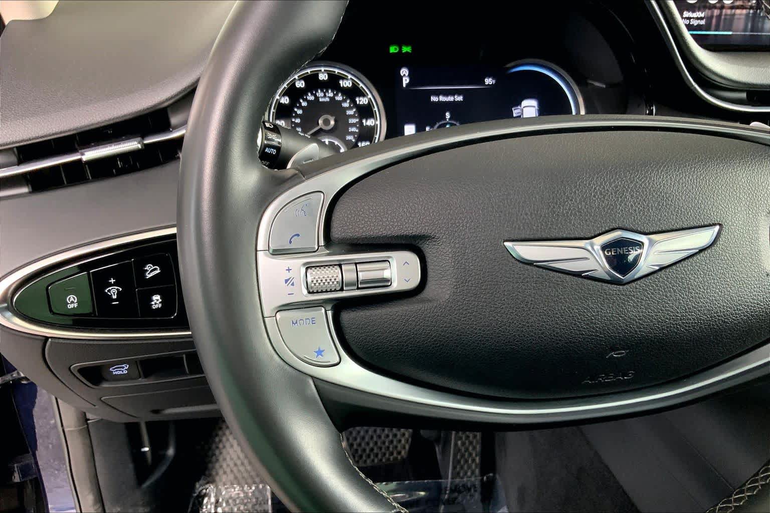 Used 2025 Genesis GV70 2.5T AWD/4WD image 24