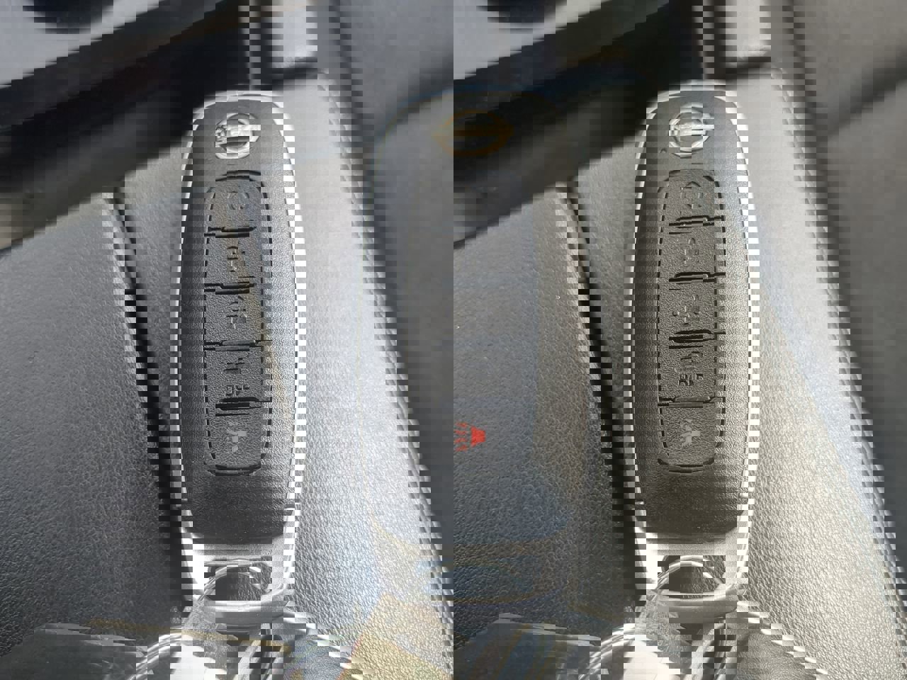 Used 2024 Nissan Rogue SV image 23