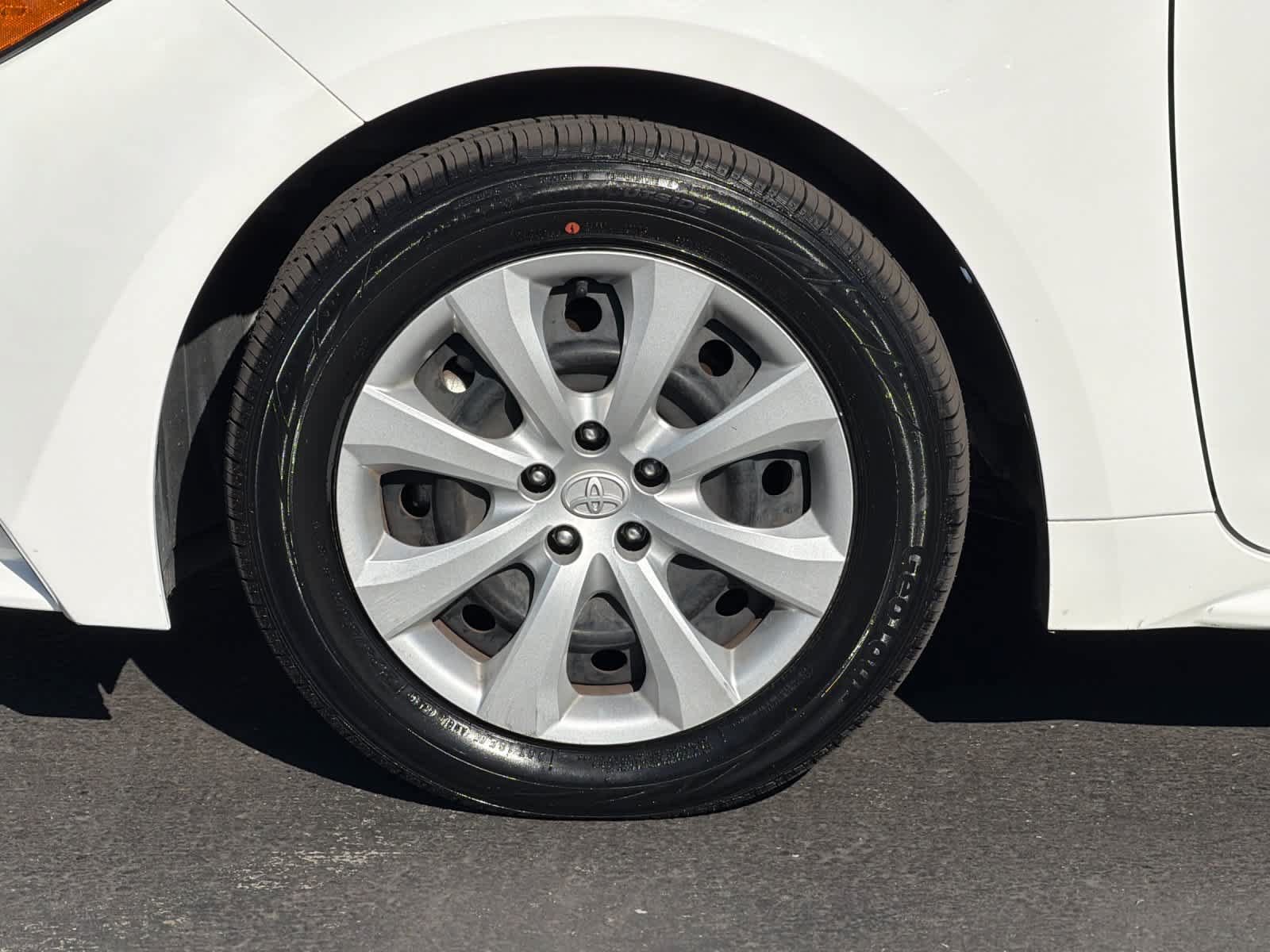 Used 2024 Toyota Corolla LE FWD image 28