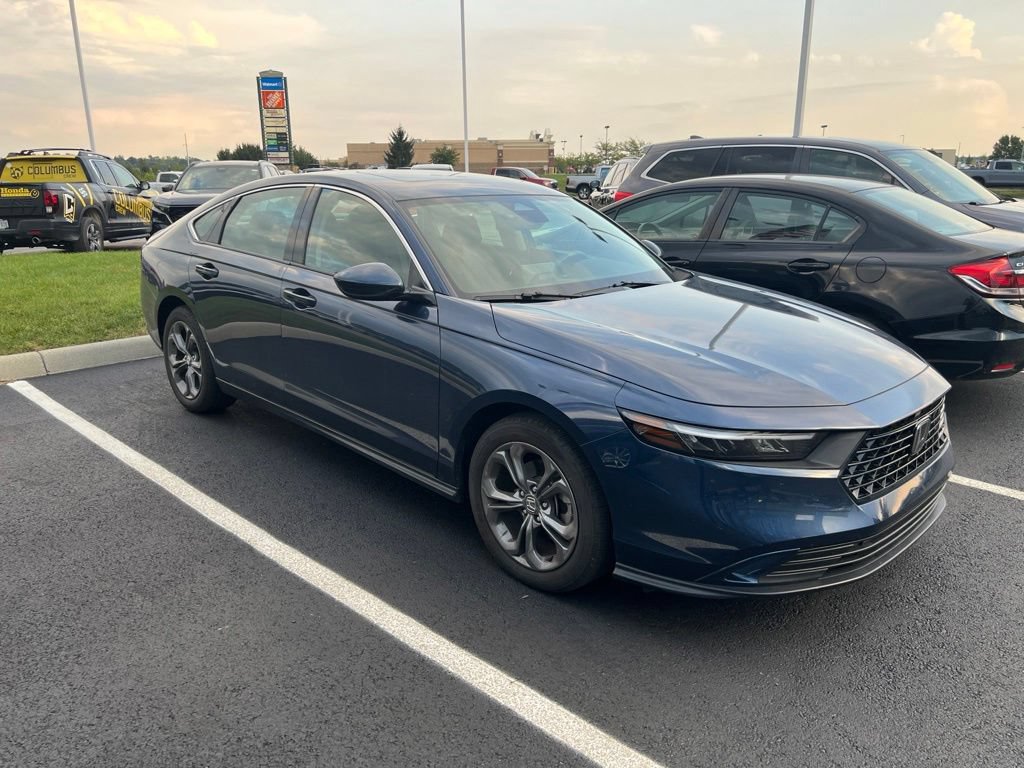 Used 2023 Honda Accord EX image 3
