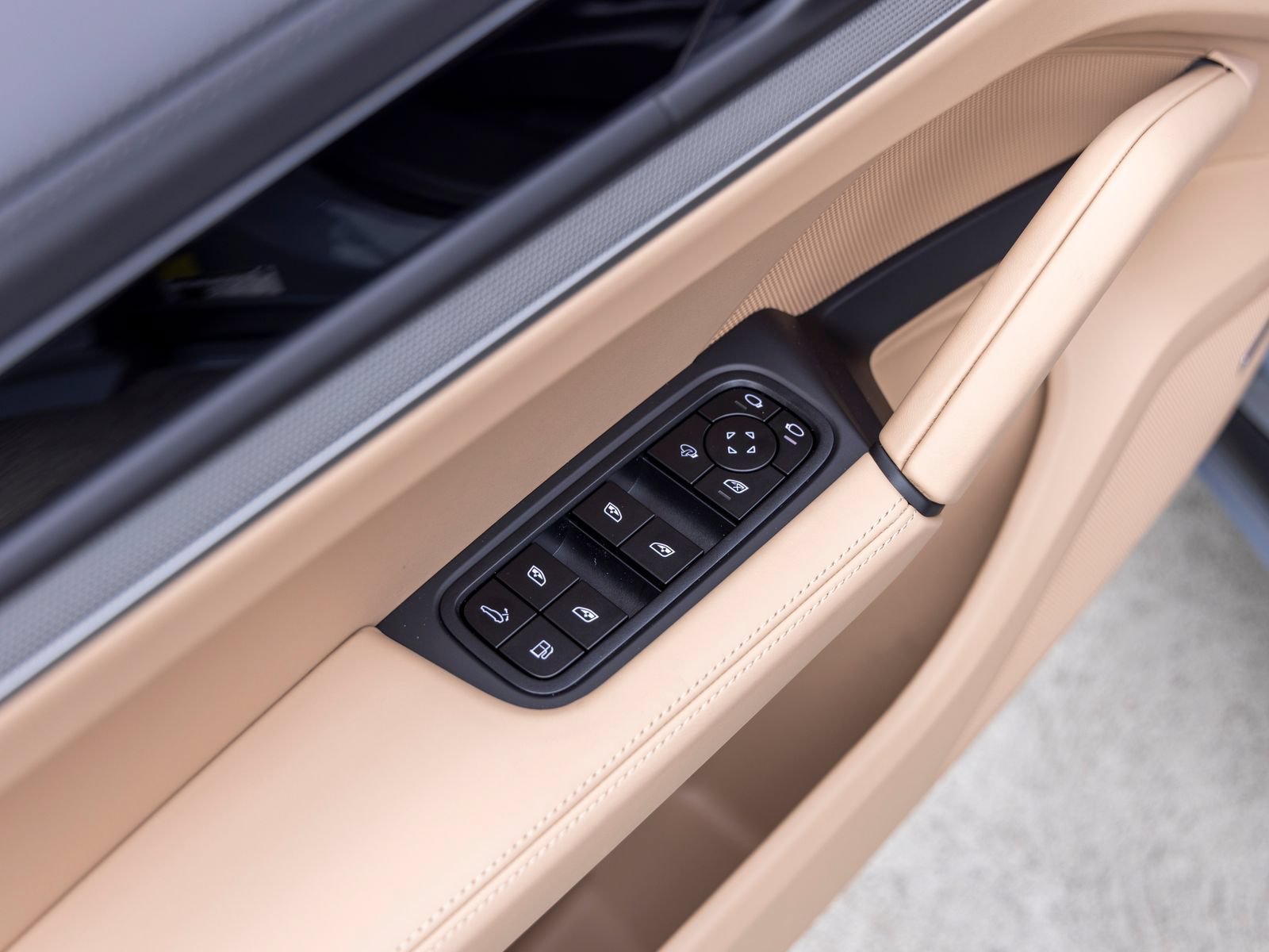 New 2026 Porsche Cayenne S AWD/4WD image 27