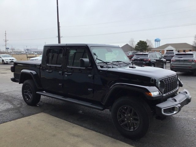New 2025 Jeep Gladiator Sport image 7
