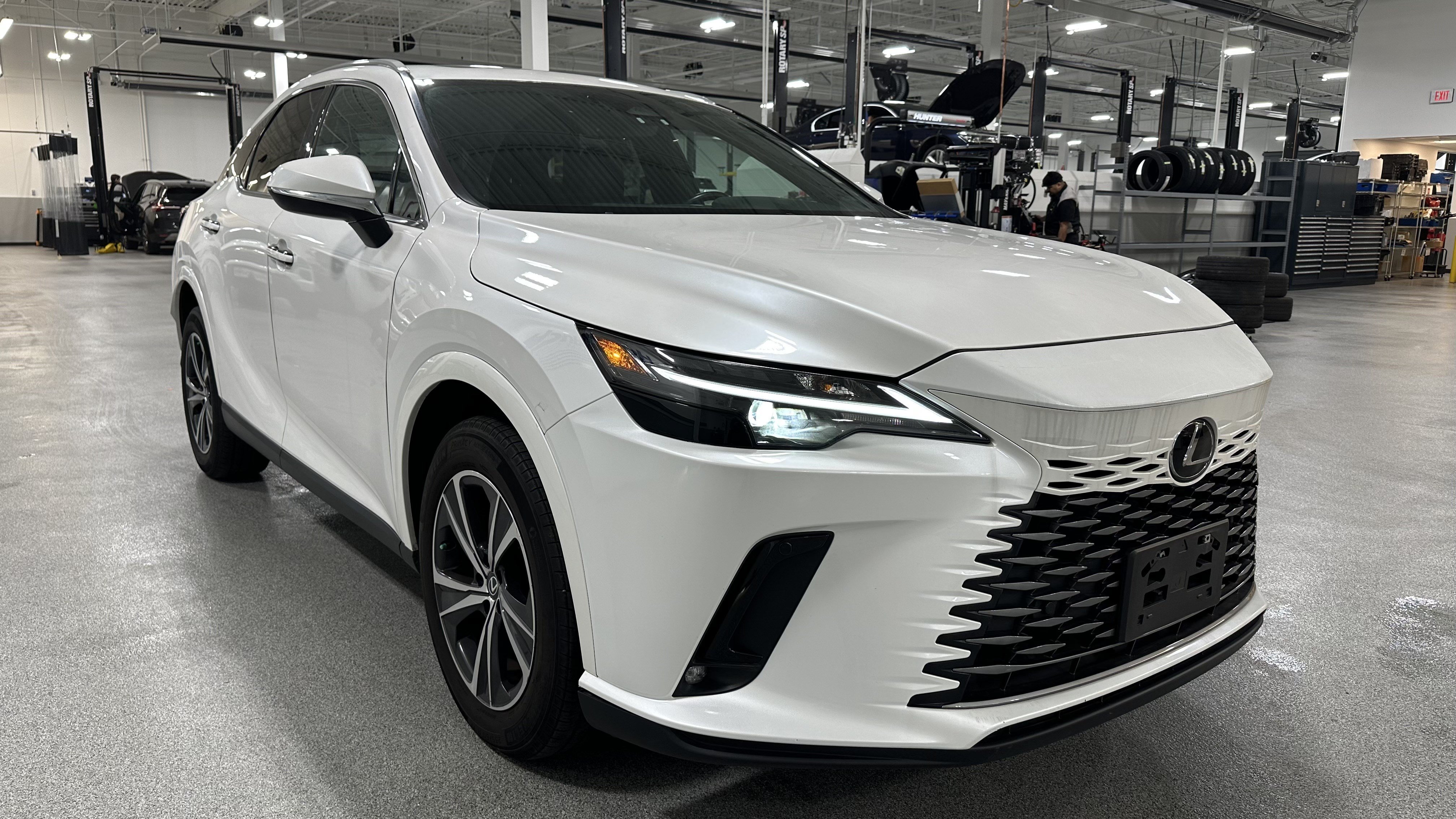 Used 2024 Lexus RX 350 Premium w/ Accessory Package (Z1) AWD/4WD image 2