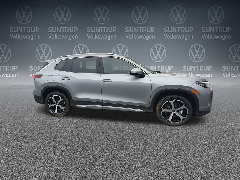 New 2025 Volkswagen Tiguan SE image 24