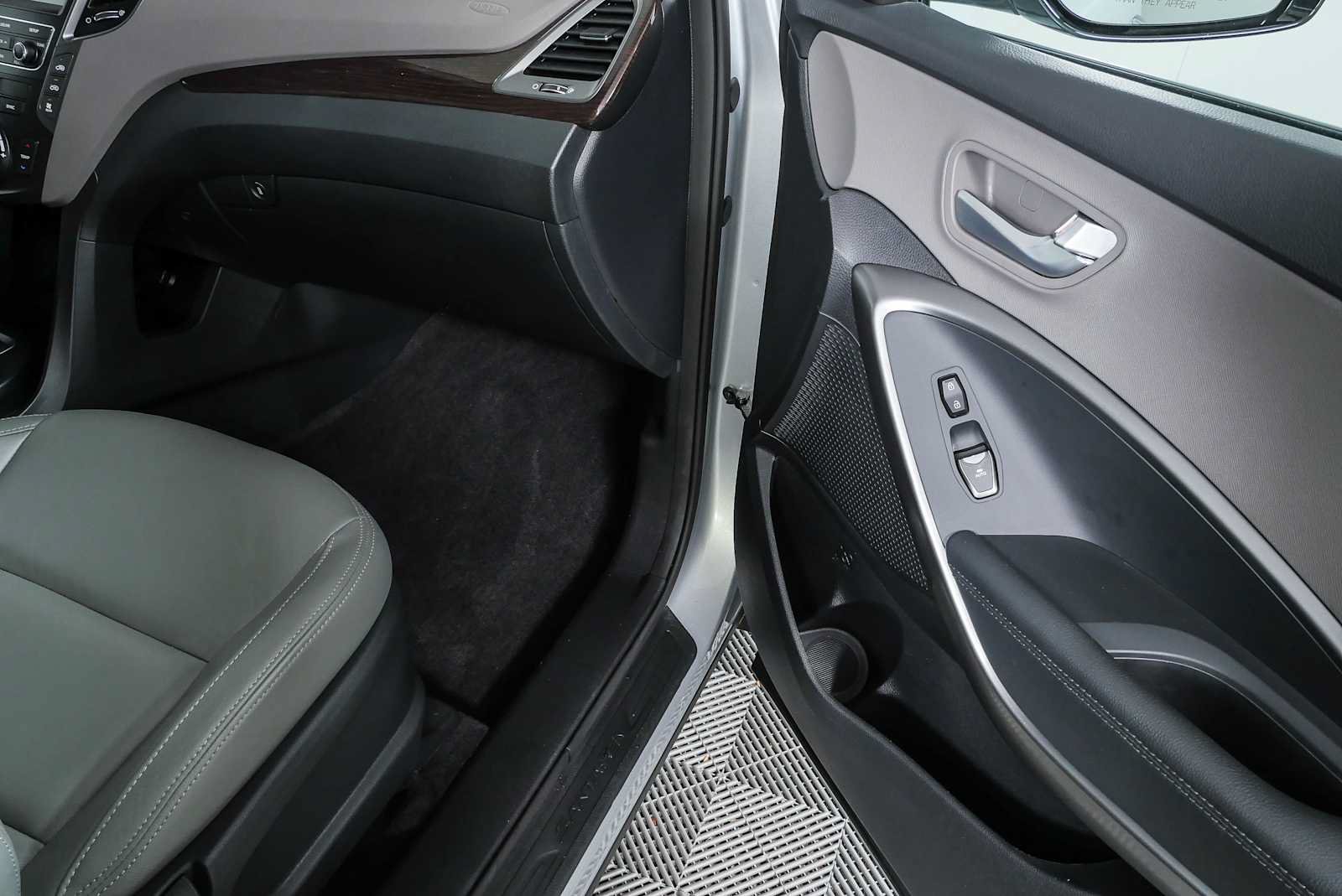 Used 2019 Hyundai Santa Fe XL SE FWD image 22