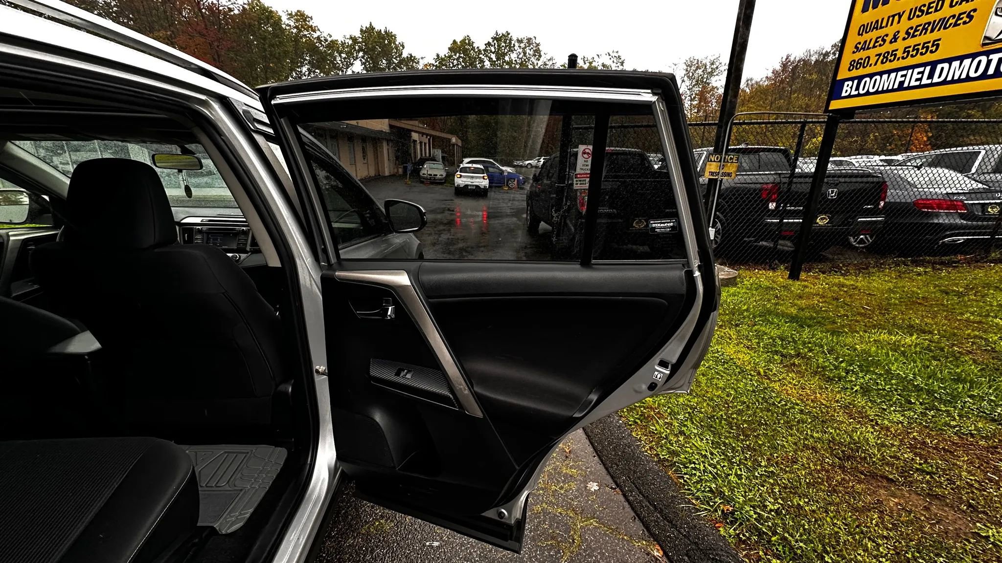 Used 2015 Toyota RAV4 XLE image 27