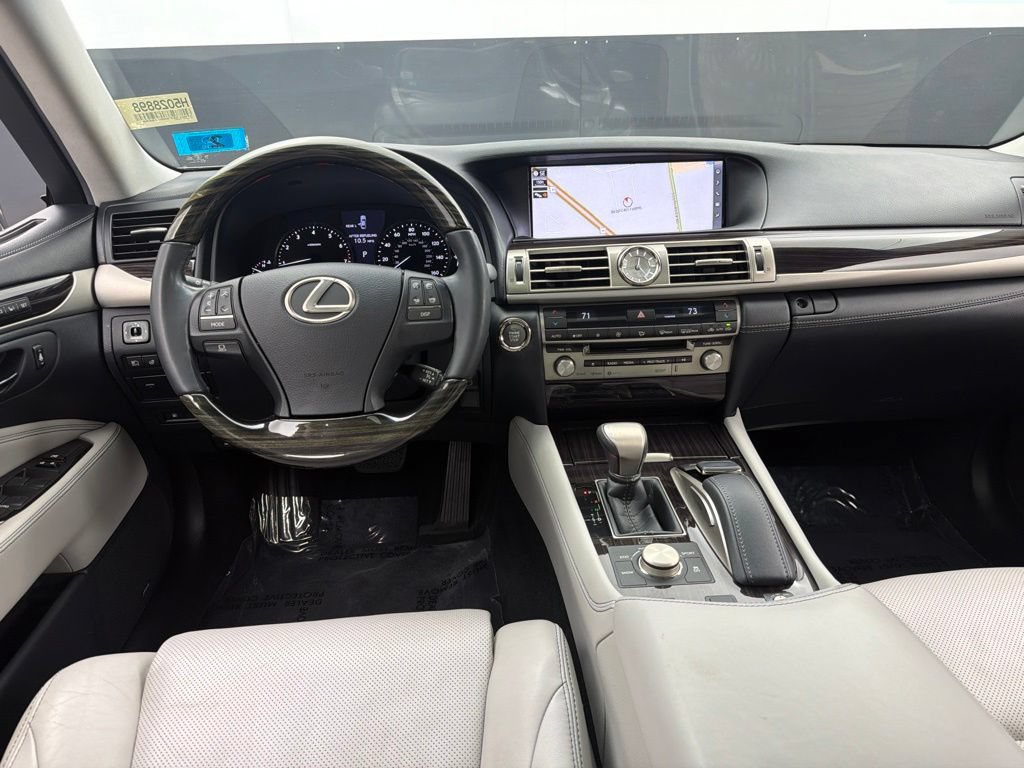 Used 2017 Lexus LS 460 AWD w/ Comfort Package image 7