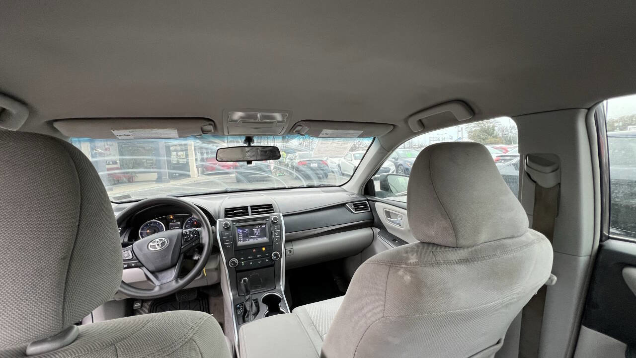 Used 2016 Toyota Camry LE image 12