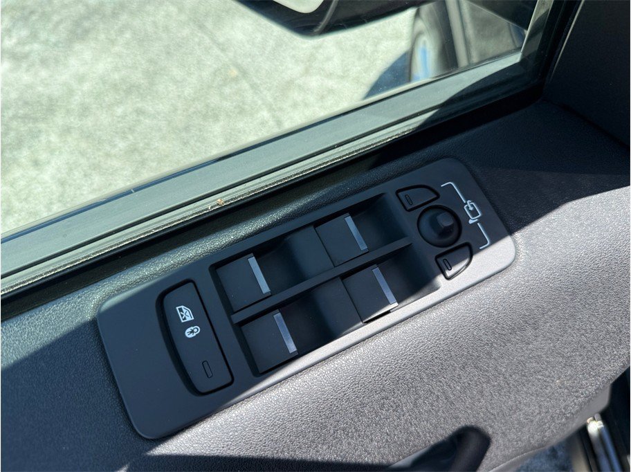 Used 2019 Land Rover Discovery Sport SE AWD/4WD image 24