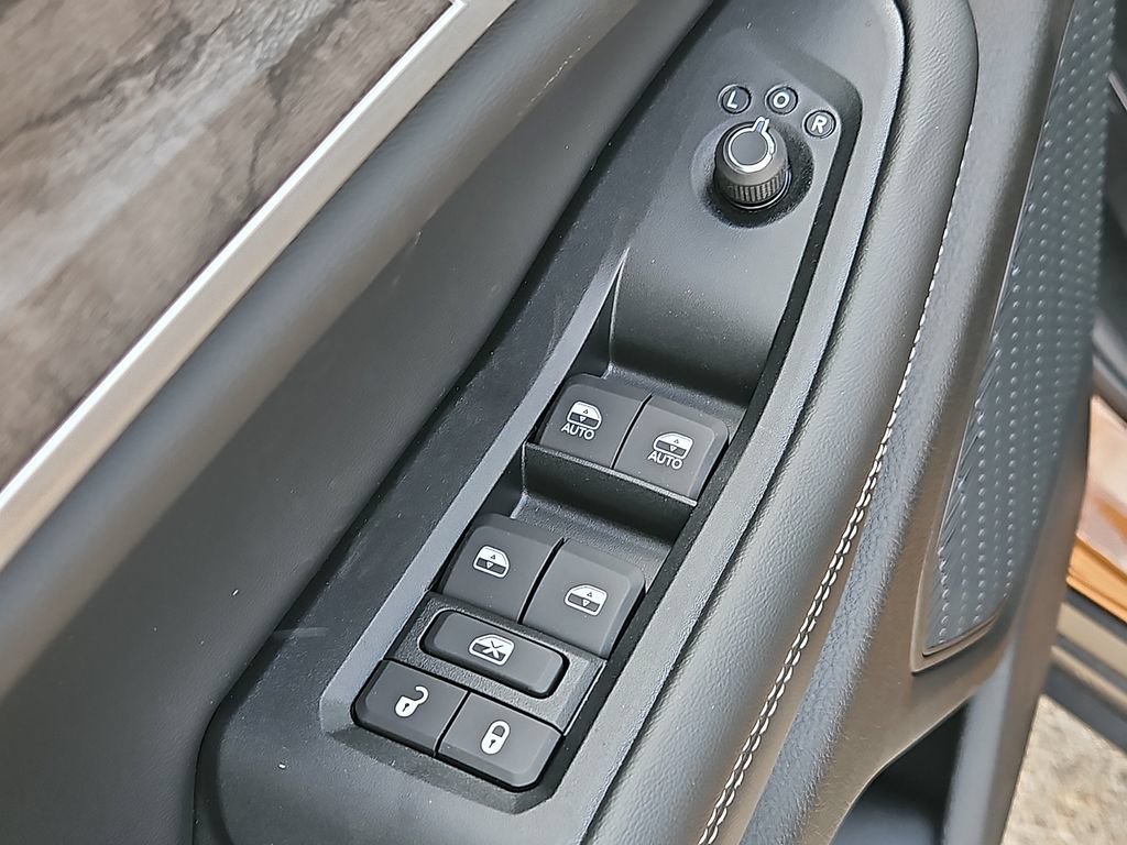 New 2026 Jeep Grand Cherokee L Limited w/ Limited Altitude Package AWD/4WD image 13
