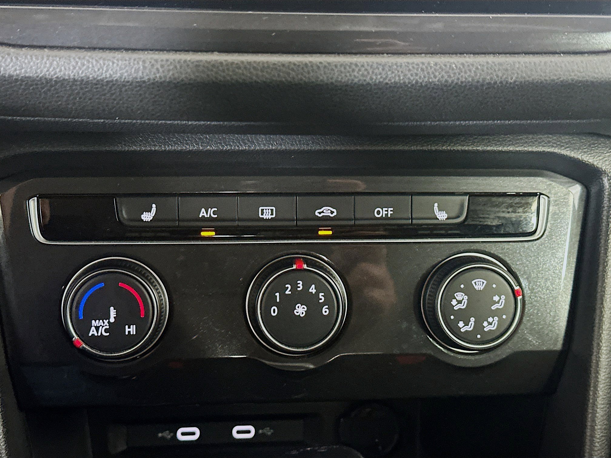 Used 2024 Volkswagen Tiguan S image 23