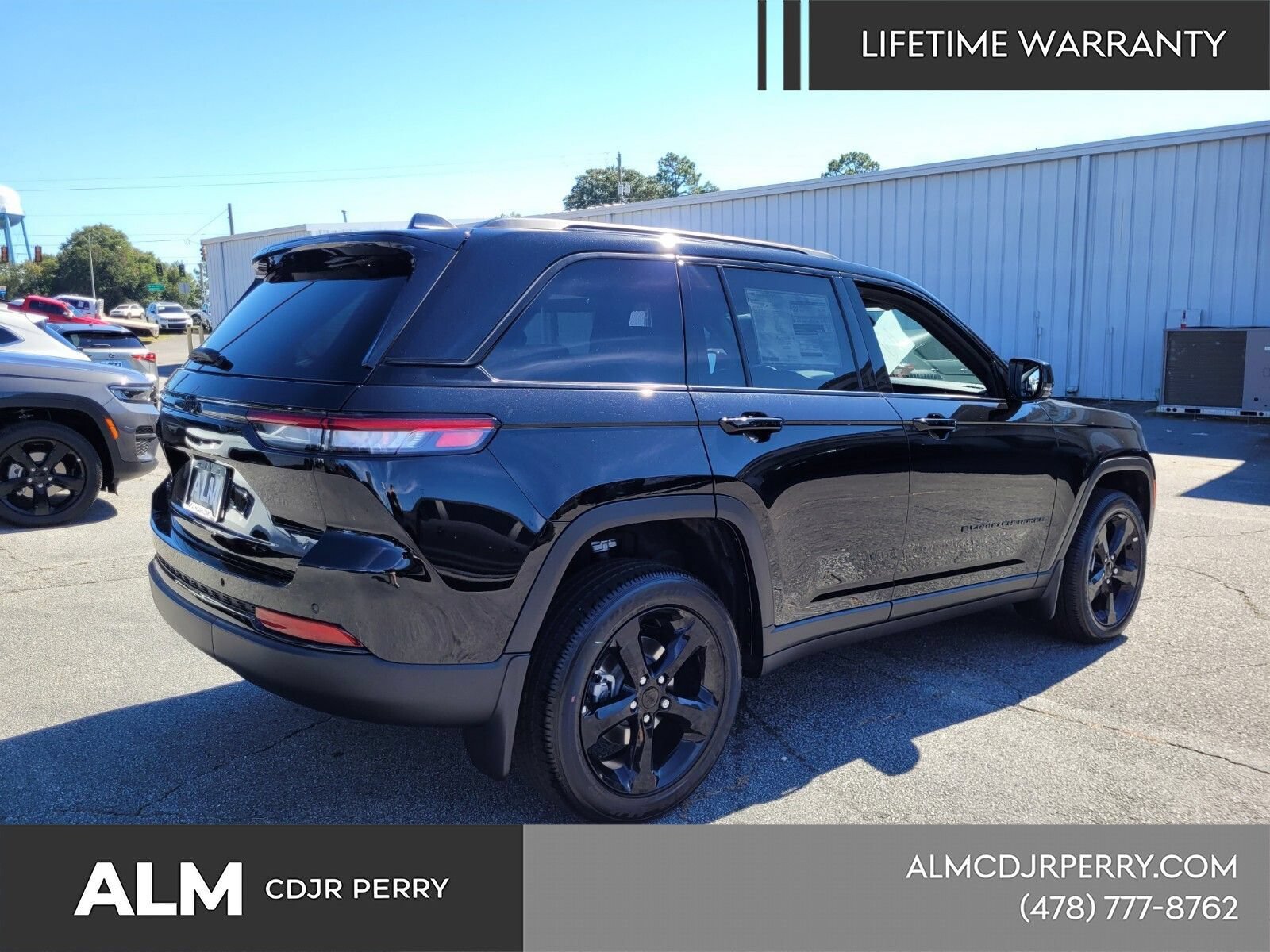 New 2025 Jeep Grand Cherokee Altitude AWD/4WD image 14