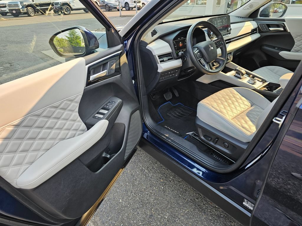 Used 2023 Mitsubishi Outlander SEL 40th Anniversary AWD/4WD image 23