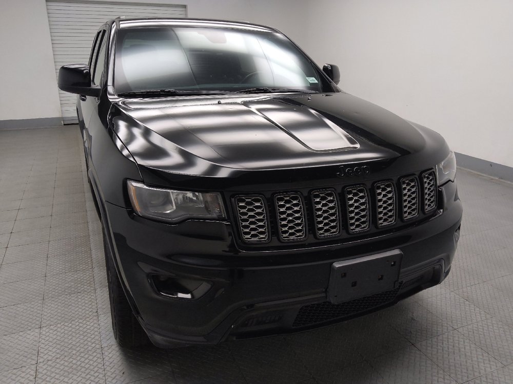 Used 2018 Jeep Grand Cherokee Altitude AWD/4WD image 14