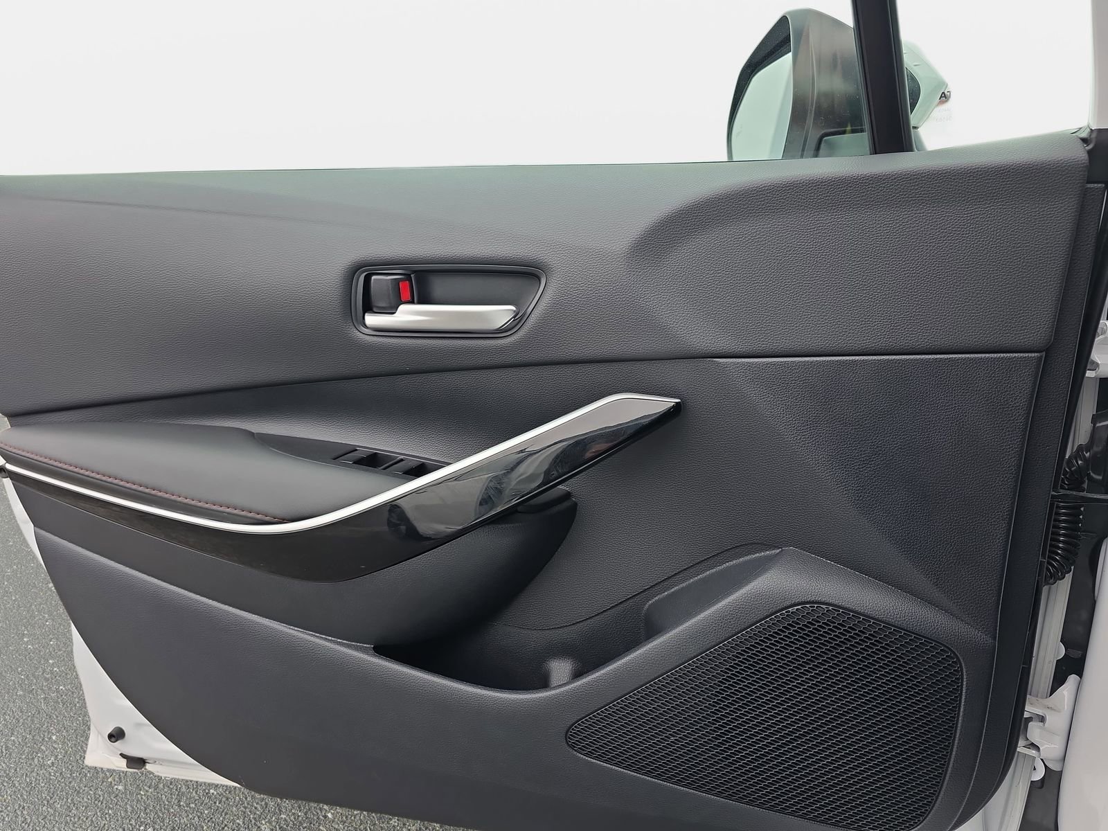 Used 2025 Toyota Corolla XSE image 26