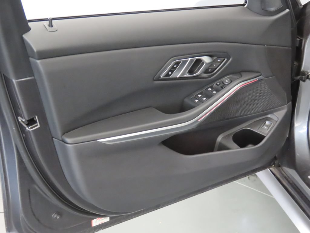 Used 2022 BMW 330i Sedan w/ Driving Assistance Package RWD image 31
