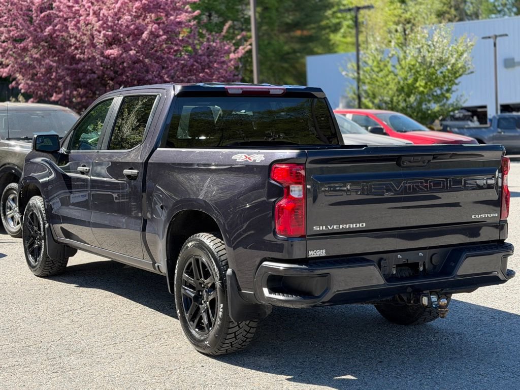 Used 2023 Chevrolet Silverado 1500 Custom AWD/4WD image 3