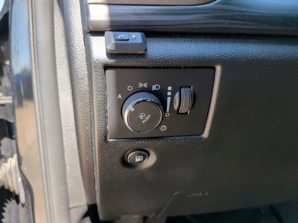 Used 2021 Jeep Grand Cherokee Laredo image 15