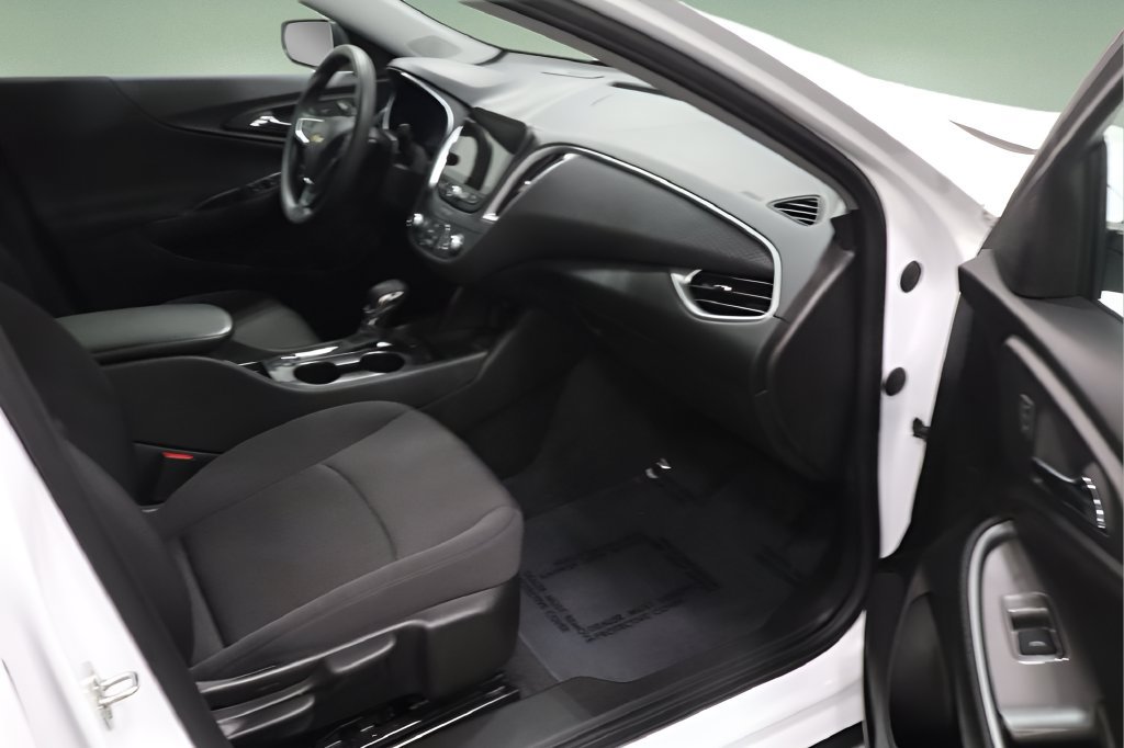 Used 2023 Chevrolet Malibu LS FWD image 15
