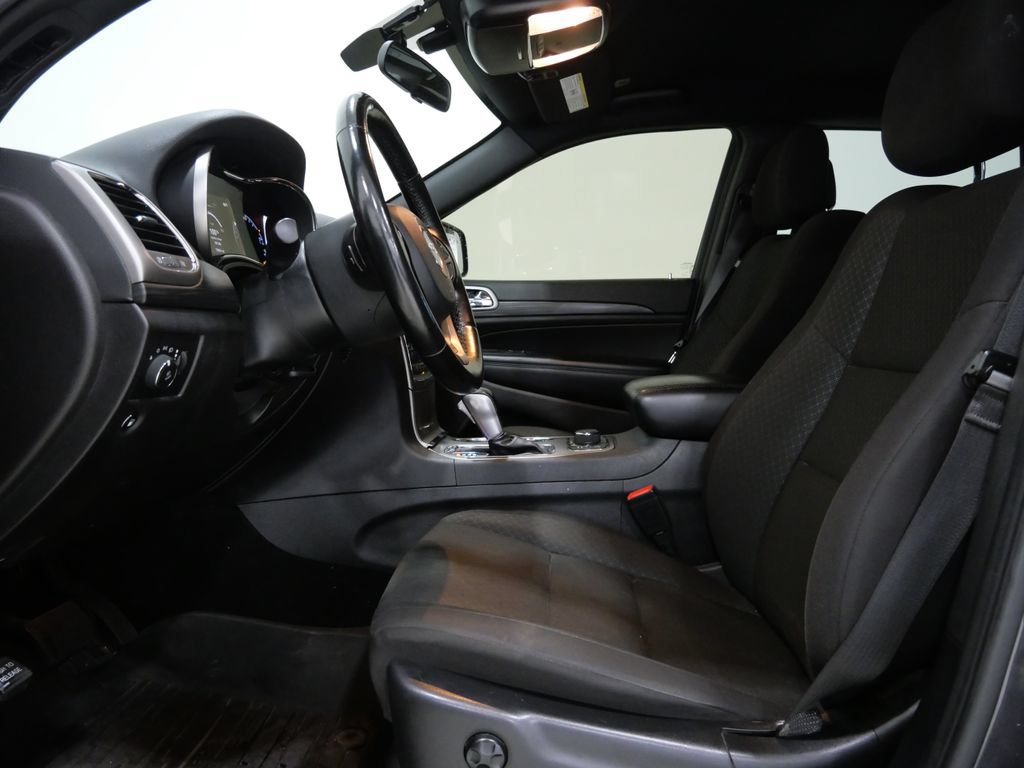 Used 2021 Jeep Grand Cherokee Laredo AWD/4WD image 12